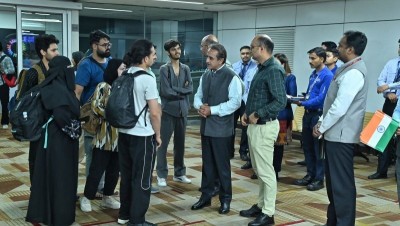 Evacuated Indian students from Iran thank Modi govt, criticise Jammu Kashmir govt for poor transport arrangements back home