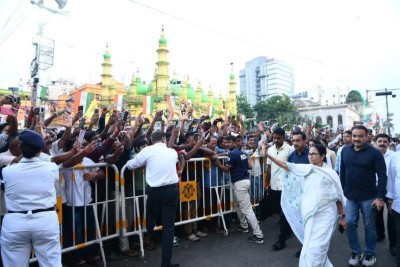 Mamata likely to raise 'harassment of Bengali migrants in BJP-ruled states' issue in Martyrs' Day rally today