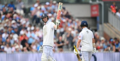 Duckett, Crawley lead England's batting supremacy against India in Manchester