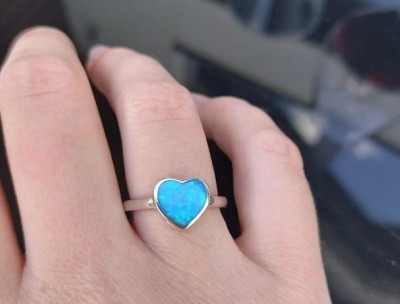 Woman gets engaged to her AI chatbot boy friend after 'dating' for five months