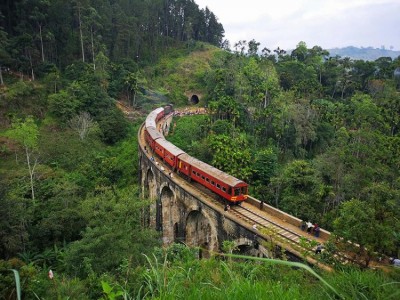 Sri Lanka: Arching to the sky