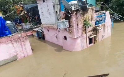 Heavy rains throw life out of gear in Delhi leaving low-lying areas inundated; schools shut, NDRF deployed