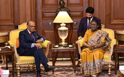 Mauritius PM Navinchandra Ramgoolam meets President Droupadi Murmu at Rashtrapati Bhavan