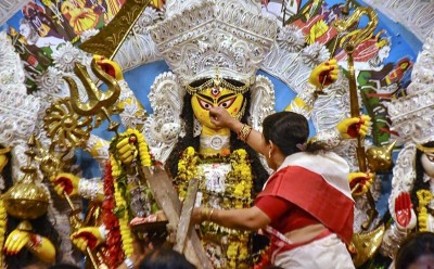 In Images: Devotees in Kolkata  bid farewell to Goddess Durga with sindoor khela and immersion on Vijayadashami
