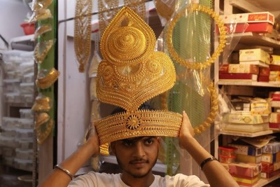 In Images: Kolkata markets shine with imitation jewellery ahead of Kali Puja