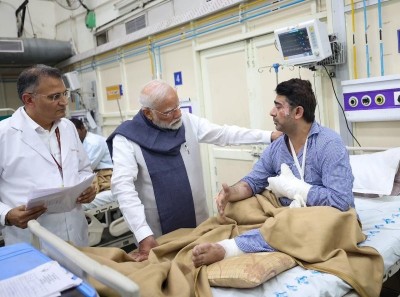 Back from Bhutan, PM Modi visits Delhi hospital to meet Red Fort blast victims, vows to hunt down conspirators!”