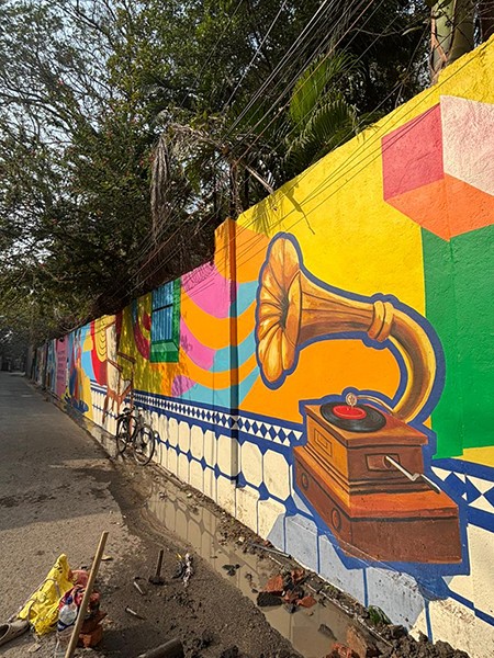 Kolkata’s Ballygunge Transforms Into a Vibrant Colour Corridor