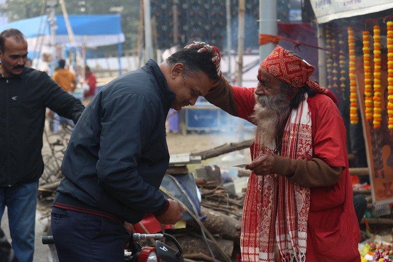 In Images: Pilgrims and sadhus arrives in Kolkata ahead of Ganganagar Mela
