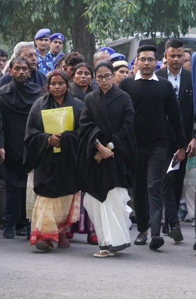 In images: Mamata Banerjee addresses the media after meeting Chief Election Commissioner in Delhi
