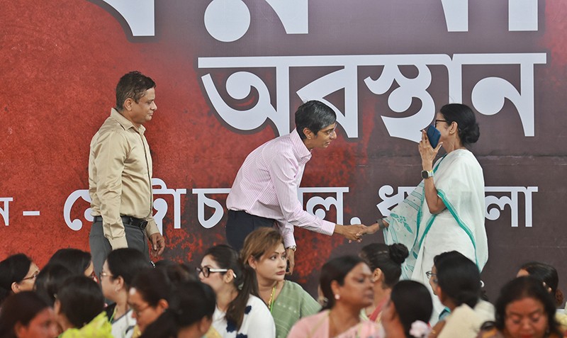 In Images: Mamata Banerjee holds dharna in Kolkata over SIR issue