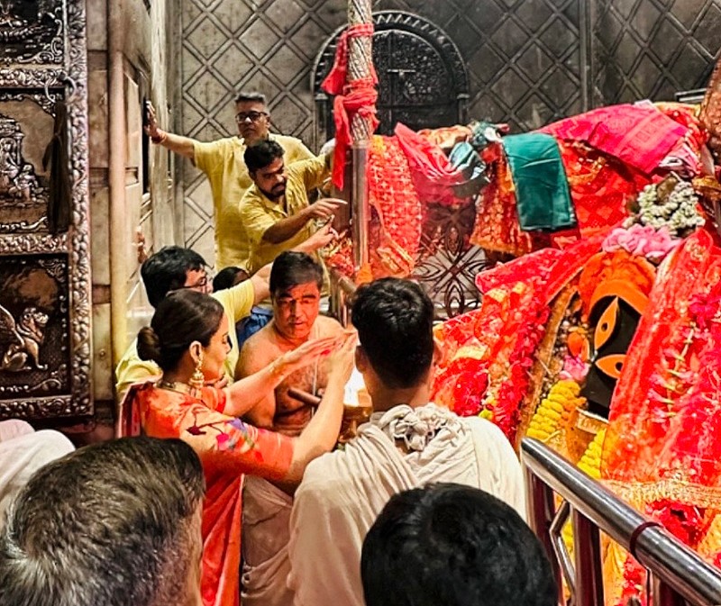 In Images: Kangana Ranaut at Kalighat Temple in Kolkata