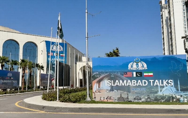 US and Iran hold direct talks in Islamabad as Pakistan mediates high-stakes peace negotiations.