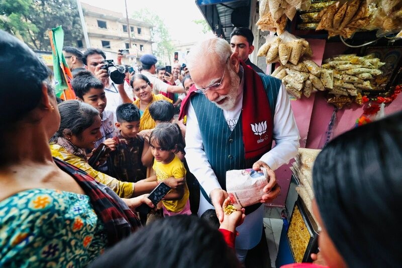 In Images: PM Modi's Jhalmuri break steals show in Jhargram amid Bengal campaign