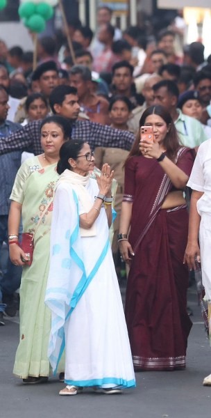 In Images: Mamata Banerjee rallies South Kolkata amid PM Modi's visit to the city