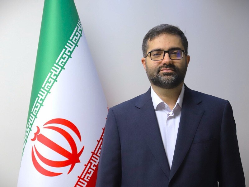 Iran threatens fourfold retaliation against Gulf nations backing the US amid rising Hormuz tensions.