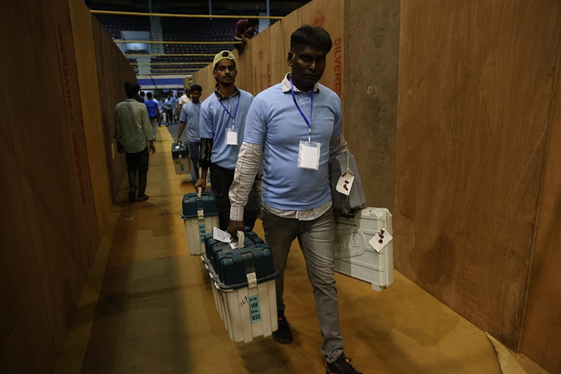 In Images: Poll preparedness peaks as VVPAT machines reach Kolkata centres ahead of final Bengal voting phase