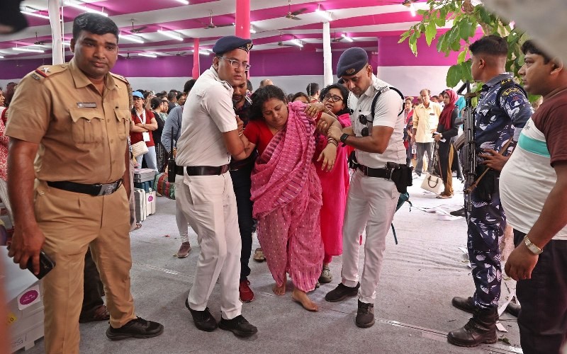 In Images: Polling teams gear up ahead of final phase of West Bengal Assembly Elections