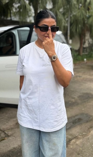 Kolkata’s Film Fraternity Shows Inked Fingers After Voting, Stars Lead Civic Moment