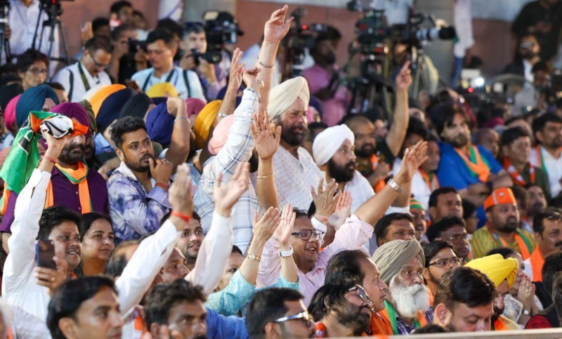 In Images: PM Modi in traditional dhoti look at BJP HQ as party celebrates sweeping electoral victory