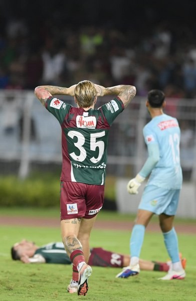 In Images: Kolkata witnesses electrifying Mohun Bagan-East Bagan derby