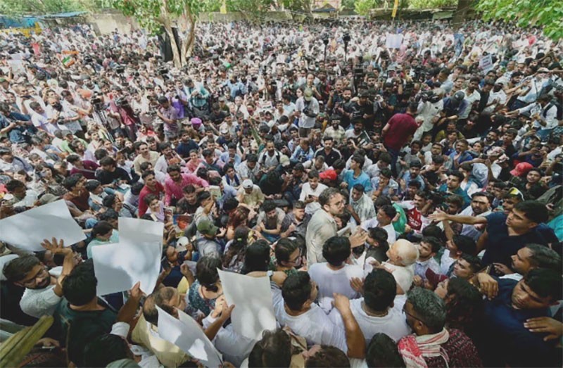 In Images: Cockroach Janta Party protests at Jantar Mantar in Delhi; demands Dharmendra Pradhan's resignation