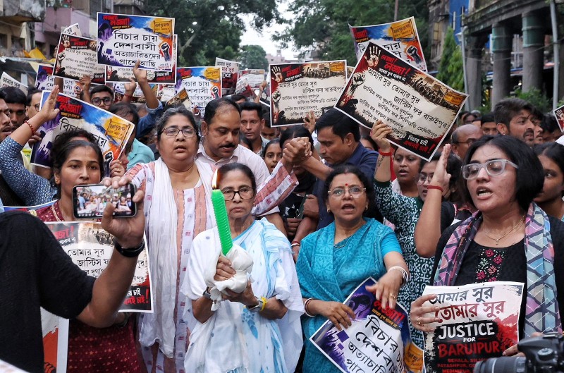 In Images: Mamata Banerjee holds candlelight march over Baruipur minor's alleged rape-murder