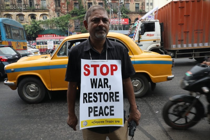 Hiroshima Day: Kolkata rally remembers atomic bombing, raises call for peace