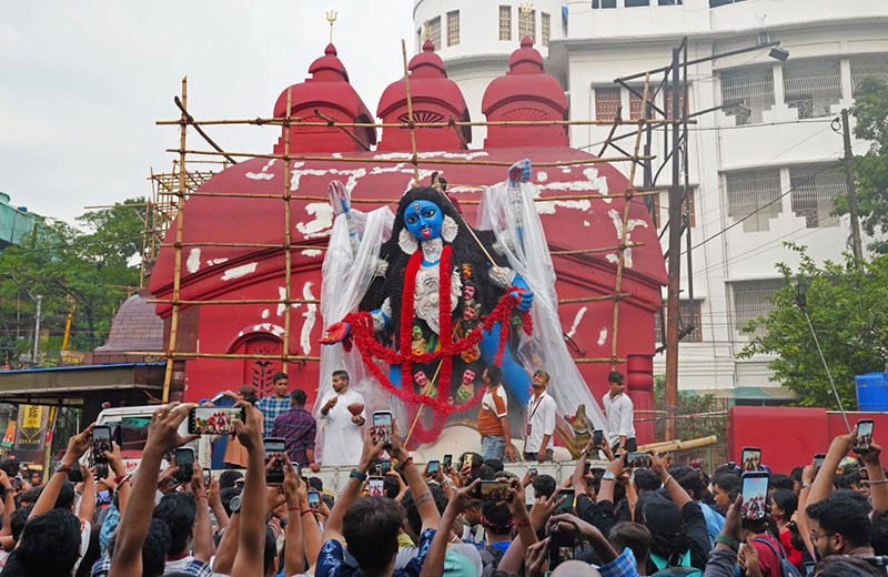 In Images: Kolkata's Fata Kesto Kali idol arrives at pandal in grand procession