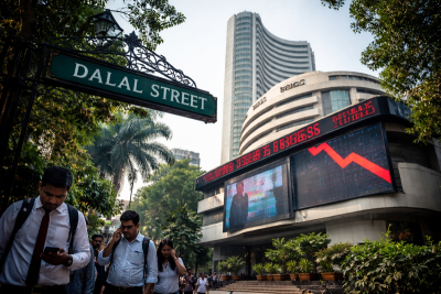 Dalal Street in panic mode! Sensex crashes 700 points, Nifty tanks as big stocks bleed