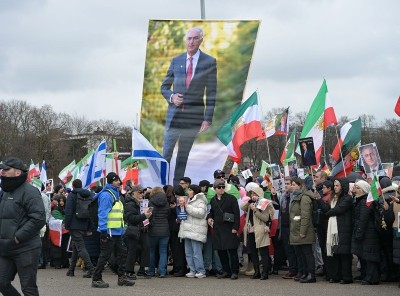 Munich protests draws 200,000 against Iran crackdown as Pahlavi urges US action