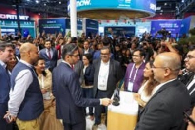 Google CEO Sundar Pichai at IIT Kharagpur Expo stall — Amplify initiative grabs spotlight