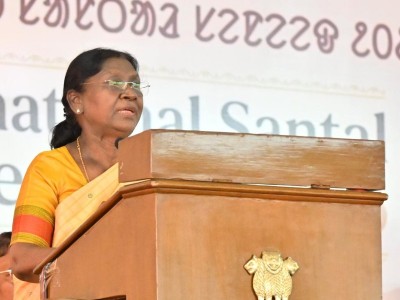 Centre seeks reply from Bengal govt over ‘protocol lapses’ during Droupadi Murmu visit