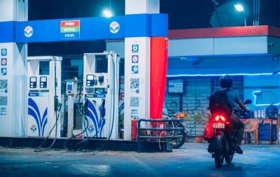 Middle East crisis: Govt cuts excise duty by Rs 10 on petrol and diesel, giving big relief amid global oil shock