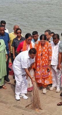 In Images: CM Suvendu Adhikari launches Swachhata Se Swagat campaign in Kolkata