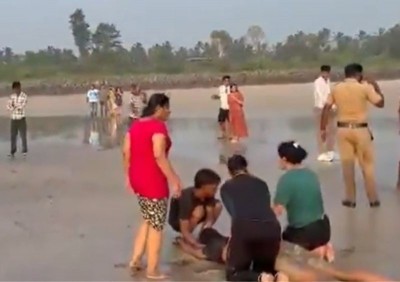 Picnic turns tragic: 8 Pune students drown in strong currents at Diveagar Beach